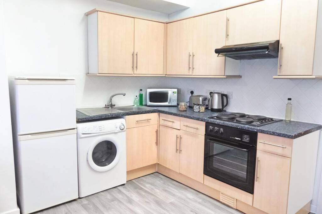 Apartment Up To 9 Close To Centre, Big Tv And Wifi Cardiff Exterior foto