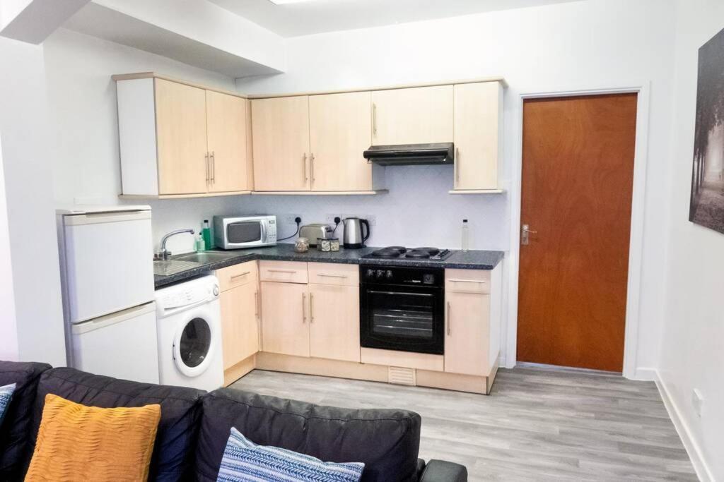 Apartment Up To 9 Close To Centre, Big Tv And Wifi Cardiff Exterior foto